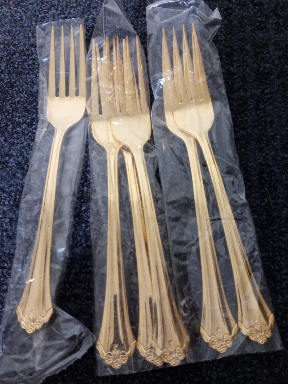Gold-Plated Decorative Dinner Forks - Elegant Set 6